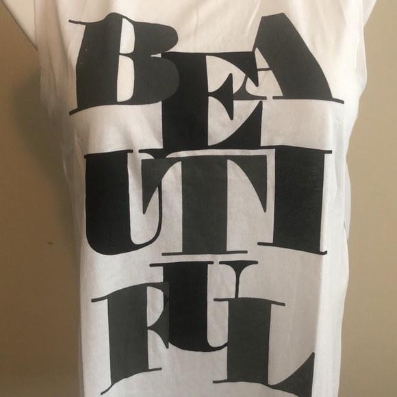 Plus Sleeveless Crew Neck Top - Picture 2 of 3